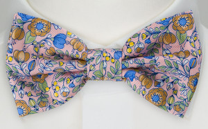 GEMMAGIA Blush pink bow tie